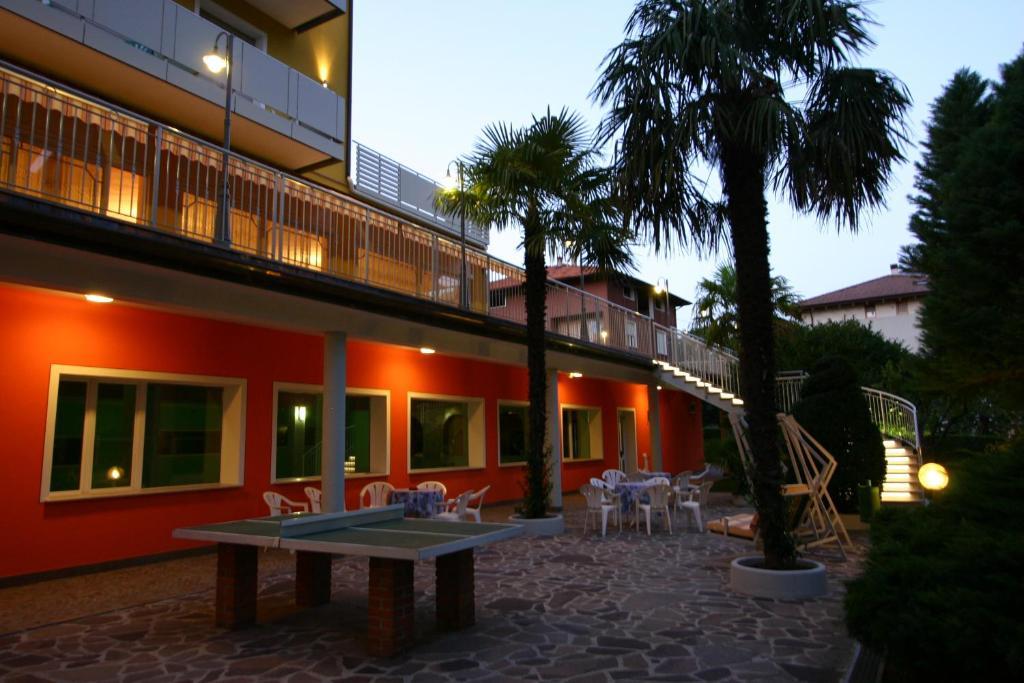 Storo Hotel Castel Lodron מראה חיצוני תמונה