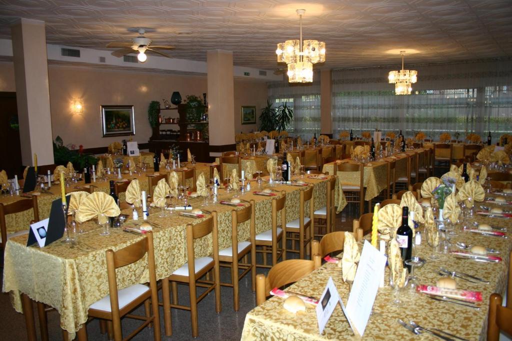Storo Hotel Castel Lodron מראה חיצוני תמונה