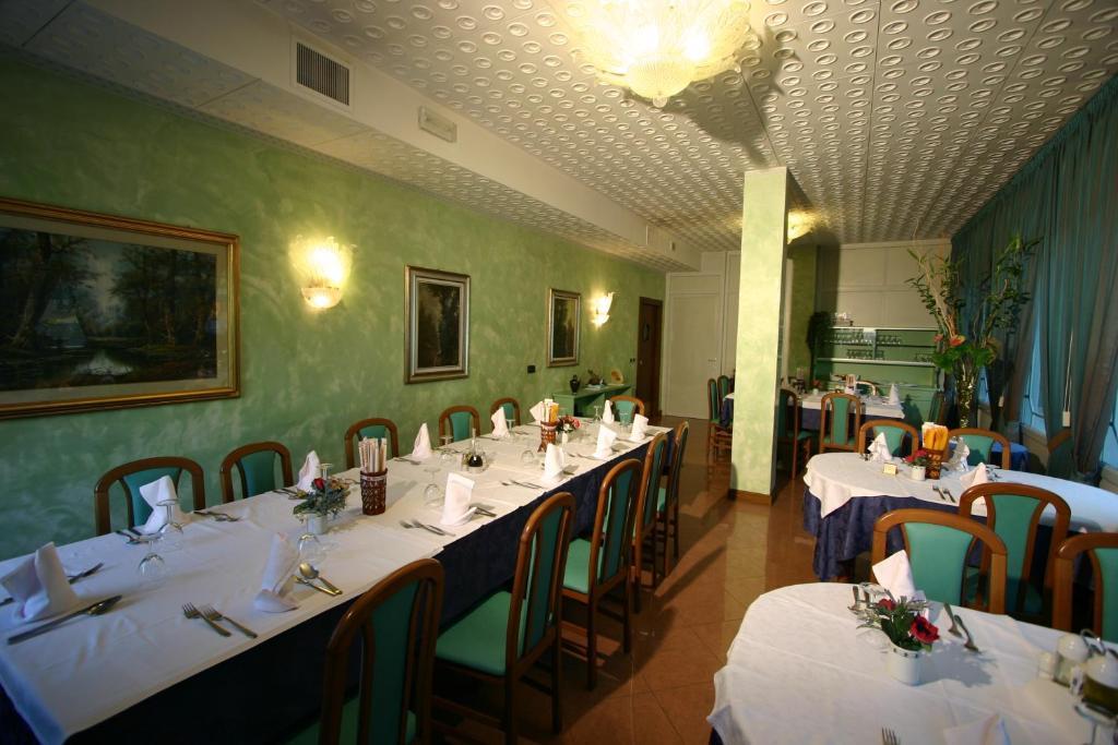 Storo Hotel Castel Lodron מראה חיצוני תמונה
