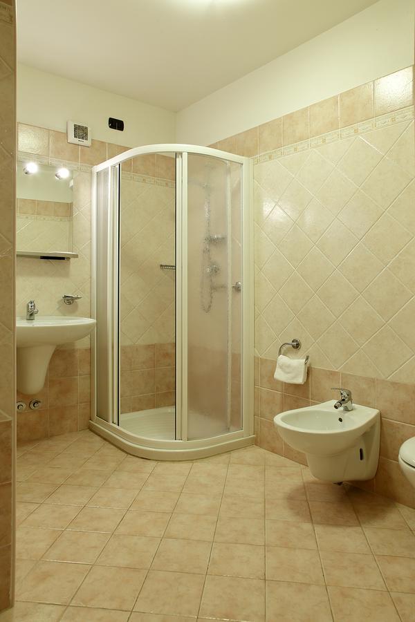 Storo Hotel Castel Lodron מראה חיצוני תמונה